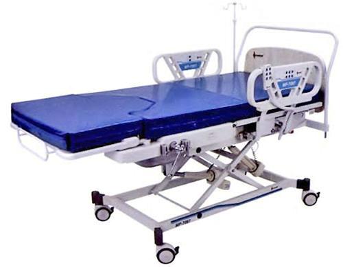 Кровать для родовспоможения FANEM MP 7097