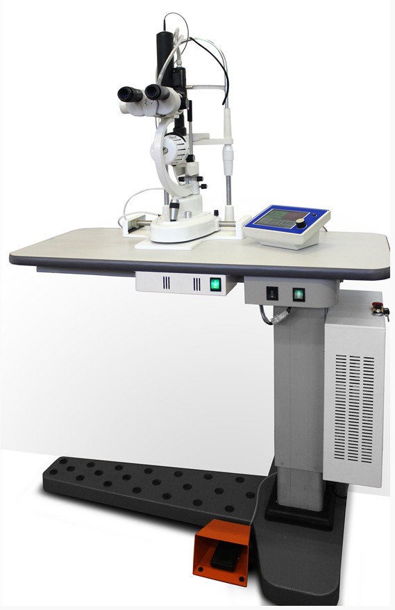 Офтальмологический лечебно-диагностический комплекс на основе щелевой лампы и мультиволновых лазеров